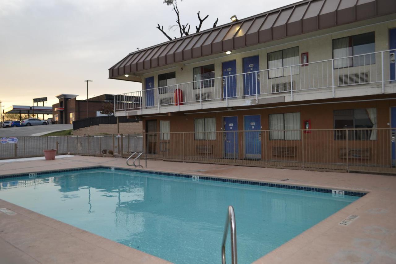 Travelodge By Wyndham San Antonio Lackland Afb North Esterno foto