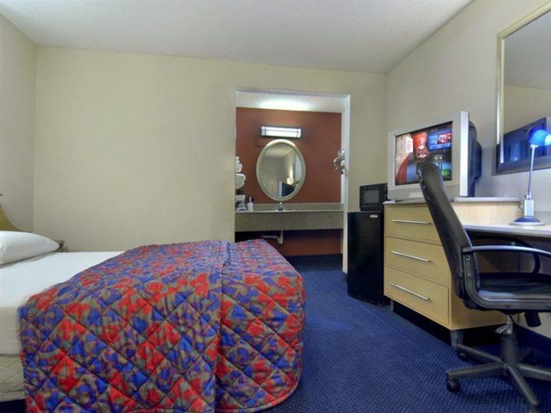 Travelodge By Wyndham San Antonio Lackland Afb North Esterno foto